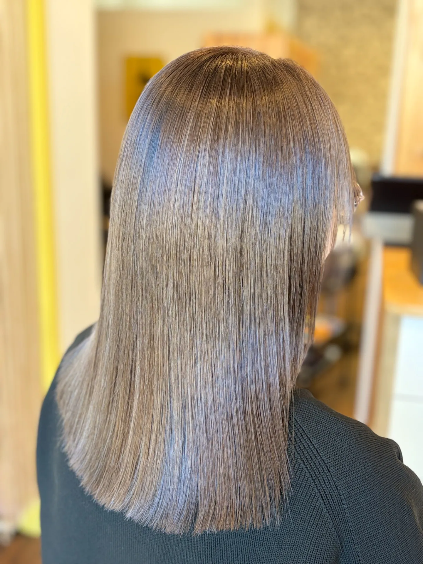 高崎の「今日の彼女の髪は魔法的」|白髪ぼかし×白髪染め×エイジング毛対応。艶と透明感を蘇らせる魔法カラー